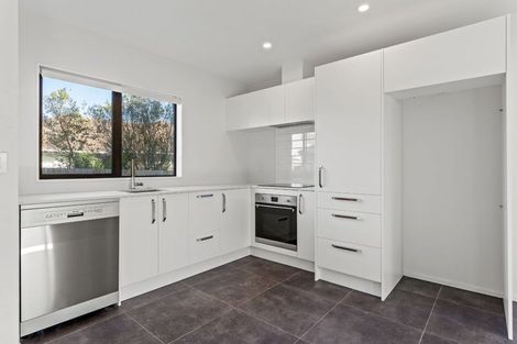 Photo of property in 2/110 Kervil Avenue, Te Atatu Peninsula, Auckland, 0610