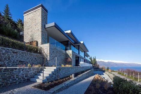 Photo of property in 10 Pinnacle Place, Queenstown, 9300
