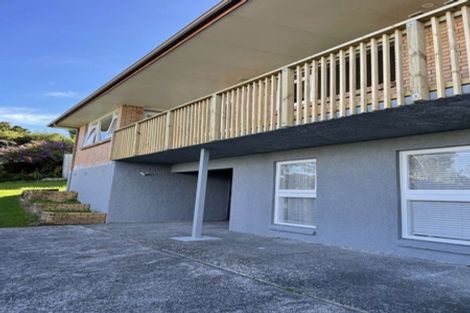 Photo of property in 2/37 Gretel Place, Hillcrest, Auckland, 0627