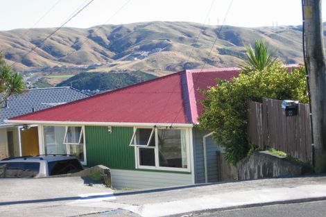 Photo of property in 9 Beverley Grove, Paparangi, Wellington, 6037