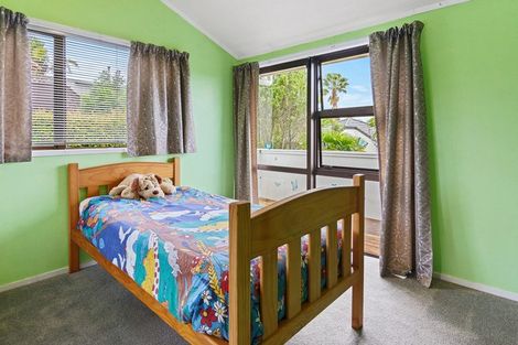 Photo of property in 2/58 Glencoe Road, Browns Bay, Auckland, 0630