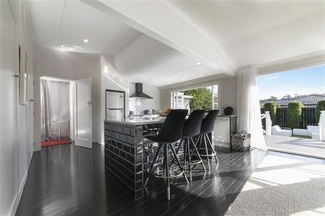 Photo of property in 2 Alice Street, Riverhead, 0820