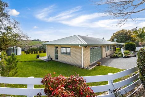 Photo of property in 192 Muriwai Valley Road, Muriwai, Waimauku, 0881