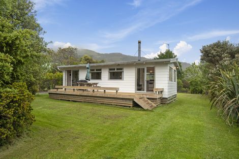 Photo of property in 20 Bathgate Road, Pakiri, Wellsford, 0972