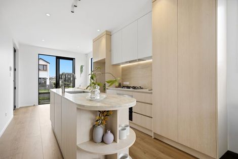 Photo of property in 6 Sails Road, Hobsonville, 0616