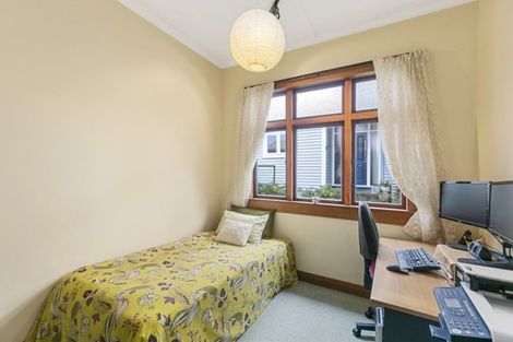 Photo of property in 16 Chatham Street, Berhampore, Wellington, 6023