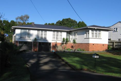 Photo of property in 4 Bridge Avenue, Te Atatu South, Auckland, 0610