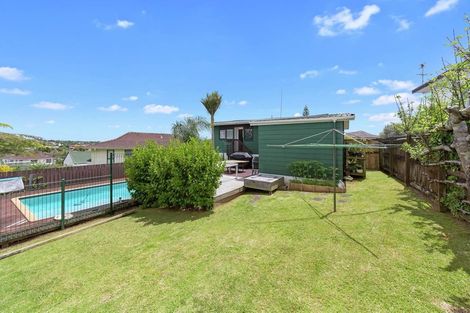 Photo of property in 5 Glenshee Place, Highland Park, Auckland, 2010