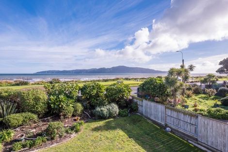 Photo of property in 65 Marine Parade, Paraparaumu Beach, Paraparaumu, 5032