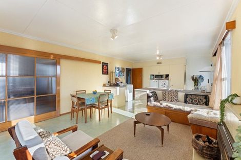 Photo of property in 5 Toi Street, Otaki Beach, Otaki, 5512