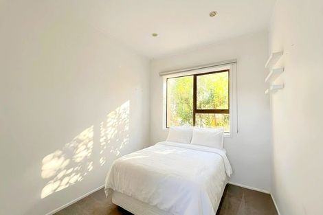 Photo of property in 70 Barrack Road, Mount Wellington, Auckland, 1060
