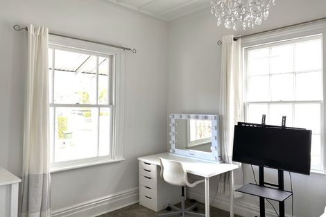 Photo of property in 19 St Aubyn Street, Devonport, Auckland, 0624