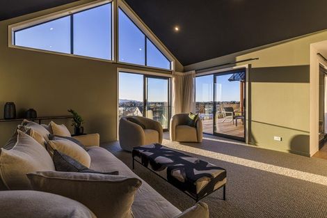 Photo of property in 37 Ruapehu Street, Paraparaumu, 5032