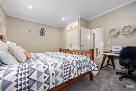 Photo of property in 22-24 Onehuka Road, Tirohanga, Lower Hutt, 5010