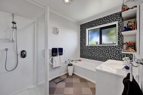 Photo of property in 36 Camberwell Road, Hawera, 4610