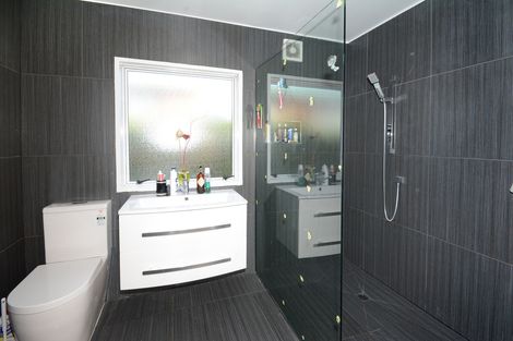 Photo of property in 18 Hanlon Street, Halfway Bush, Dunedin, 9010