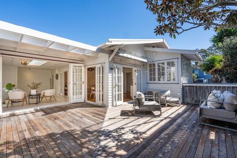 Photo of property in 2/40a Norwood Road, Bayswater, Auckland, 0622