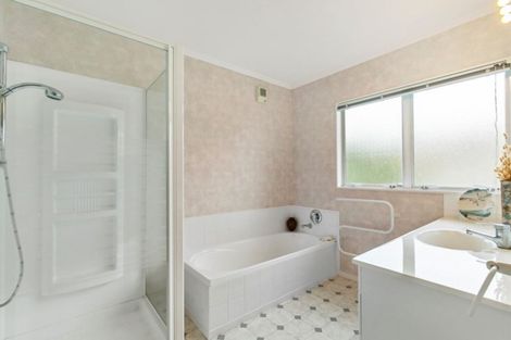 Photo of property in 52 Velma Road, Hillcrest, Auckland, 0627