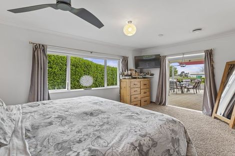 Photo of property in 325 Richmond Road, Lepperton, New Plymouth, 4373