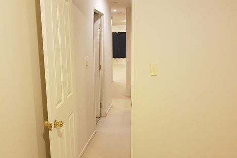 Photo of property in 8 Jeffery Reeve Crescent, Ranui, Auckland, 0612