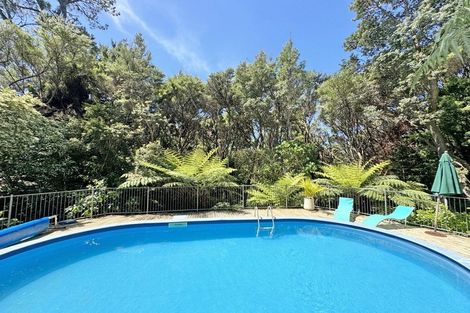 Photo of property in 1 Mosman Place, Chatswood, Auckland, 0626