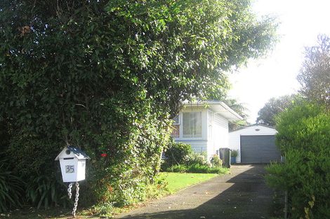 Photo of property in 35 Sutherland Crescent, Westbrook, Palmerston North, 4412
