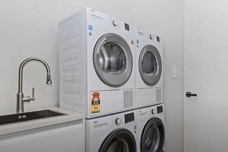 Photo of property in 2/26 Cameron Road, Hamilton East, Hamilton, 3216