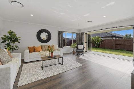 Photo of property in 17 Blossom Grove, Papamoa Beach, Papamoa, 3118