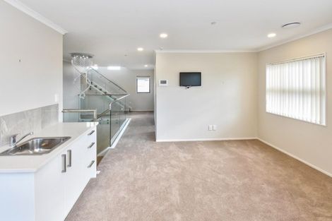 Photo of property in 25 Drumbuoy Drive, Flat Bush, Auckland, 2019