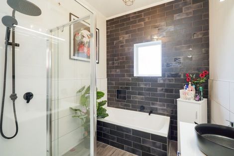 Photo of property in 43 Half Mile Road, Tuatapere, 9620