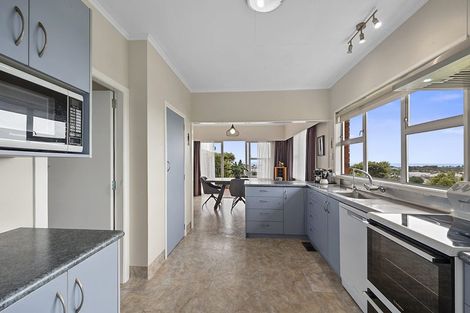 Photo of property in 8 Hillcrest Street, Glen Avon, New Plymouth, 4312