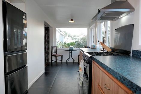 Photo of property in 75 Seaview Road, Paraparaumu Beach, Paraparaumu, 5032