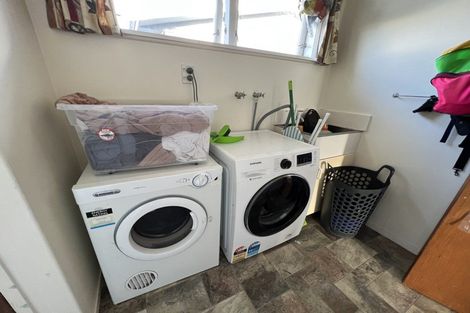 Photo of property in 27 Acacia Street, Kelvin Grove, Palmerston North, 4414