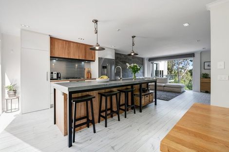 Photo of property in 4/13 Kaihu Street, Northcote, Auckland, 0627