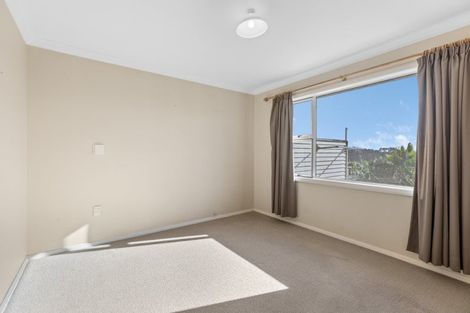 Photo of property in 31 Queens Road, Glen Avon, New Plymouth, 4312