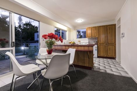 Photo of property in 37 Vina Place, Massey, Auckland, 0614