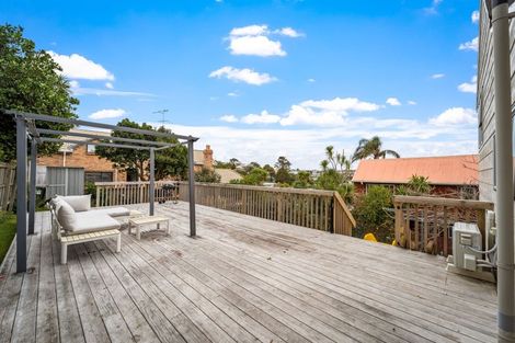 Photo of property in 1/20 Waiau Street, Torbay, Auckland, 0630