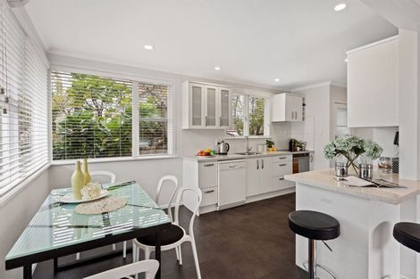 Photo of property in 1/12 Wolsley Avenue, Milford, Auckland, 0620