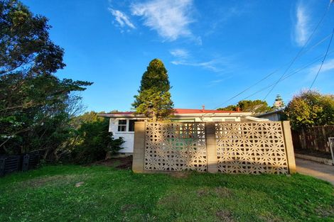 Photo of property in 38 Oswald Crescent, Paparangi, Wellington, 6037