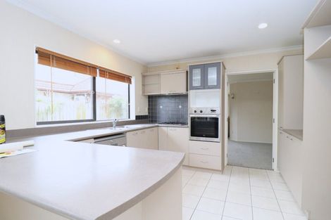 Photo of property in 15 Erne Crescent, East Tamaki, Auckland, 2016