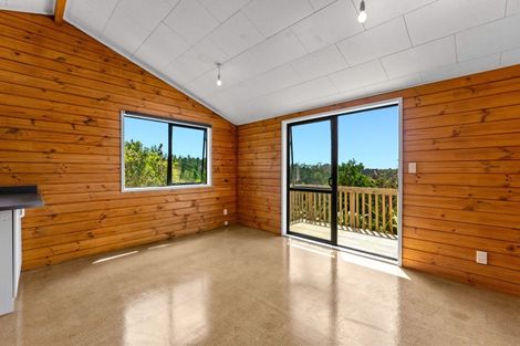 Photo of property in 379 Muriwai Road, Waimauku, 0881