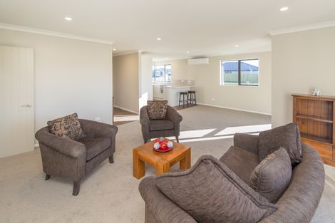 Photo of property in 11 Wyllie Place, Amberley, 7410