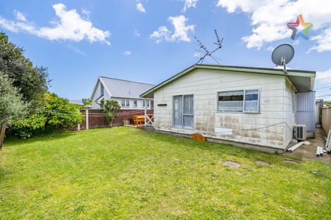 Photo of property in 1a Randwick Crescent, Moera, Lower Hutt, 5010