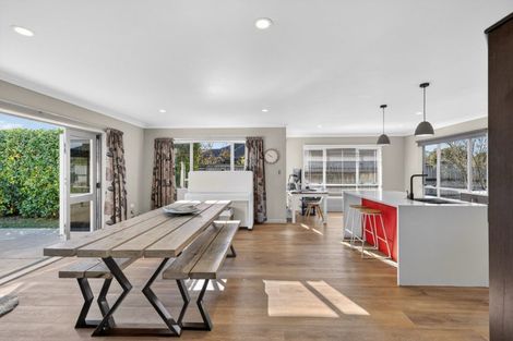 Photo of property in 18 Milbrook Place, Chartwell, Hamilton, 3210