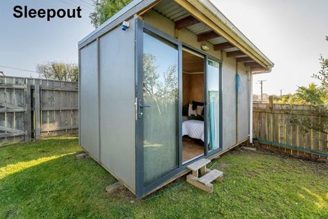 Photo of property in 35 Rauparaha Street, Waikanae Beach, Waikanae, 5036