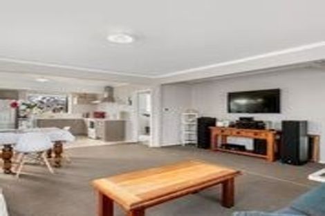 Photo of property in 5 Cooper Place, Papakura, 2110