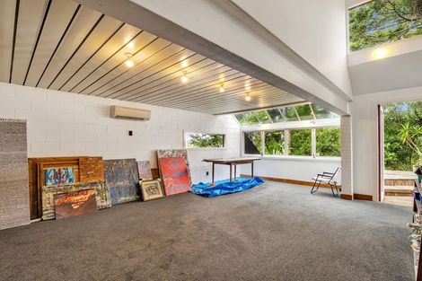 Photo of property in 1/51 Quinns Road, Waiatarua, Auckland, 0612