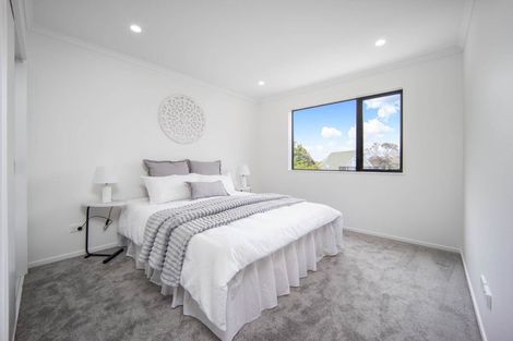 Photo of property in 70c Golf Road, New Lynn, Auckland, 0600