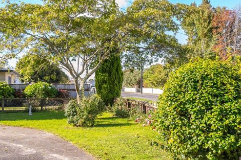 Photo of property in 16 Taylor Street, Carterton, 5713