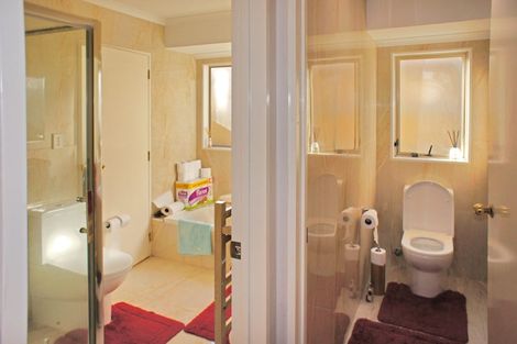 Photo of property in 1/10 Lowburn Place, Clover Park, Auckland, 2019